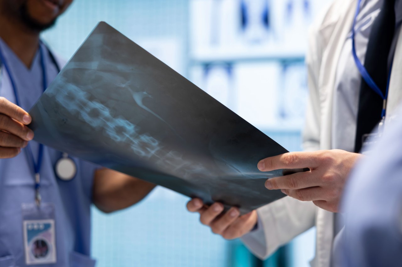 Servidor exposto a agentes nocivos conquista direito a aposentadoria especial integral